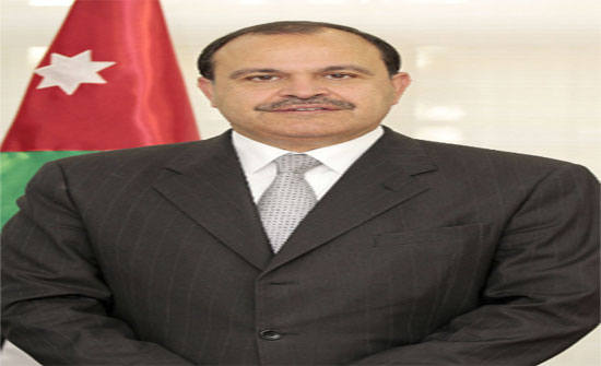 العين المجالي يحاضر في كلية الدفاع الوطني