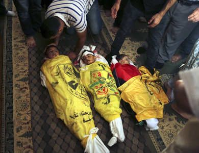 خمسة شهداء من عائلة واحدة في غارة إسرائيلية على منزل في بيت حانون