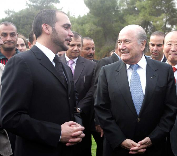 بلاتر يدشن أول دوري نسوي في فلسطين 