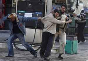 الجيش المصري يعتقل اشخاصا بعد اعمال عنف بالقاهرة