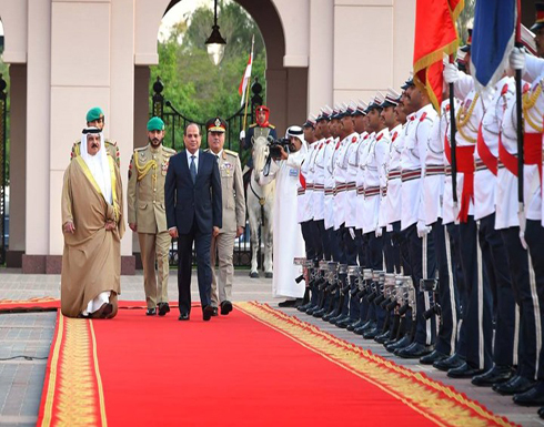 السيسي يُستقبل في البحرين على أنغام "رأفت الهجان" (شاهد)
