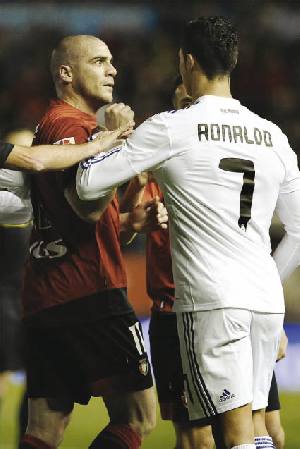 باندياني يطلب من رونالدو التعلم من ميسي