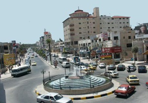 وفد من منظمة المدن العربية يزور بلدية اربد  