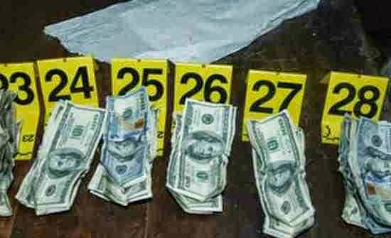 فنزويلي يبتلع 100 ألف دولار لتهريبها من جامايكا