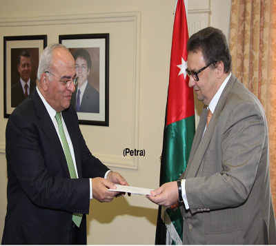 الخارجية تتسلم نسخا من اوراق اعتماد عدد من السفراء