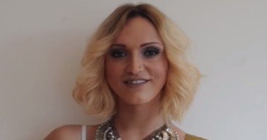 بالفيديو.. شاب متحول يستعد لمنافسات مسابقات ملكات الجمال بالفيديو.. شاب متحول يستعد لمنافسات مسابقات ملكات الجمال
