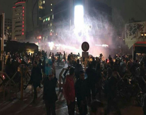 التلفزيون الإيراني: مقتل 10 أشخاص في الاحتجاجات التلفزيون الإيراني: مقتل 10 أشخاص في الاحتجاجات