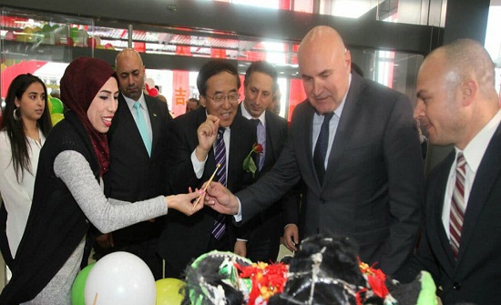 شحادة يؤكد أهمية الاستثمارات الصينية للاقتصاد الوطني شحادة يؤكد أهمية الاستثمارات الصينية للاقتصاد الوطني