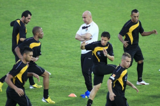 المنتخب الوطني يواصل تدريباته المنتخب الوطني يواصل تدريباته