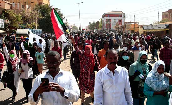 قتيل وجرحى.. مظاهرات في السودان تحت شعار "مليونية الثلاثين من يناير" وقوات الأمن تواجهها قتيل وجرحى.. مظاهرات في السودان تحت شعار "مليونية الثلاثين من يناير" وقوات الأمن تواجهها