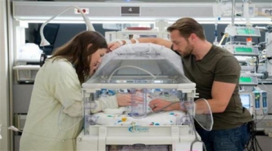 أول امرأة تلد 5 توائم من الإناث في الولايات المتحدة