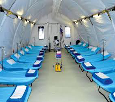 السفير الأردني في القاهرة يتفقد المستشفى الميداني الأردني