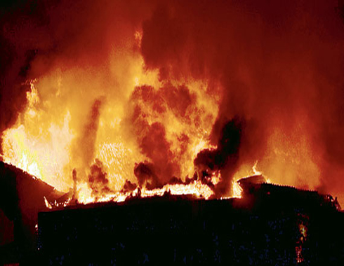 السلطات السعودية تنقذ 250 معتمرا إثر نشوب حريق بأحد فنادق مكة