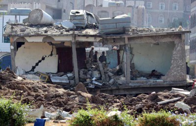 عاصفة الحزم تقصف معاشيق بعدن جنوبي اليمن