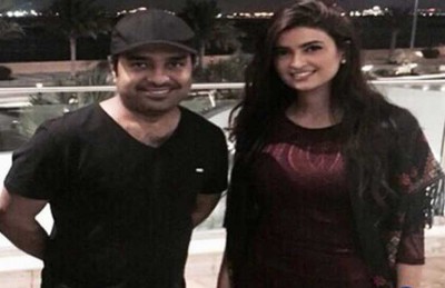 علا الفارس لعيون راشد الماجد : لا بارك الله في الصحف الإلكترونية علا الفارس لعيون راشد الماجد : لا بارك الله في الصحف الإلكترونية