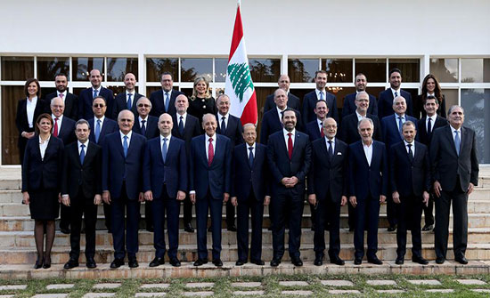 سجال مفاجئ يضرب حكومة لبنان.. وزير يفجر قنبلة النازحين