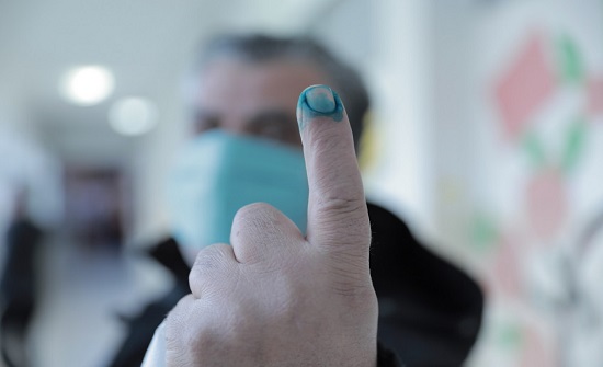 %26.6 نسبة الاقتراع في جميع المحافظات حتى السادسة مساء