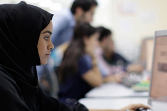 دراسة توصي بتبني سياسات لتمكين المرأة وزيادة مشاركتها الاقتصادية