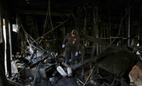 بالصور : إحراق مركز إسلامي في تكساس الأميركية