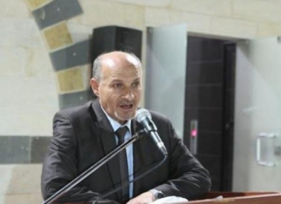 بني هاني: استمرار الإضراب ينذر بعدم توفر سيولة للرواتب بني هاني: استمرار الإضراب ينذر بعدم توفر سيولة للرواتب