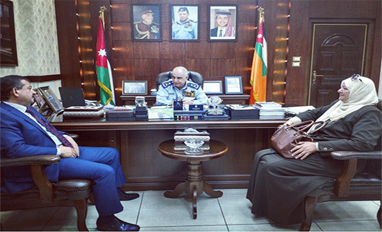 بحث سبل التعاون بين بلدية السلط الكبرى ومديرية الدفاع المدني بحث سبل التعاون بين بلدية السلط الكبرى ومديرية الدفاع المدني