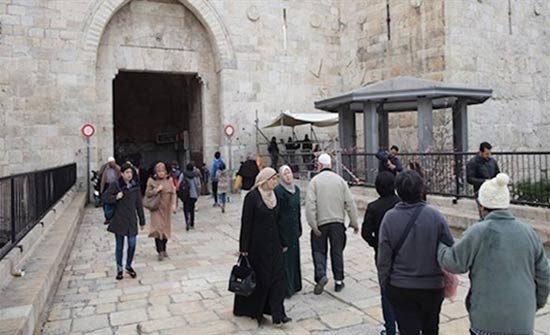 الاحتلال ينصب برج مراقبة ونقطة عسكرية في باب العامود بالقدس