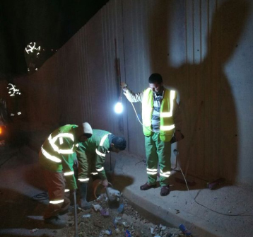 الأمانة تواصل أعمال تنظيف مناهل وشبكات تصريف مياه الأمطار والتأكد من جاهزيتها