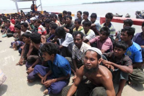 مائة روهينجي يواجهون الموت في المياه الدولية وماليزيا ترفضهم