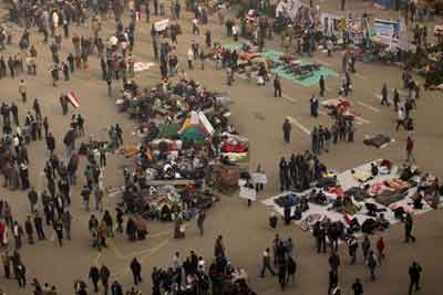 المصريون ينتظرون البيان الثاني من الجيش