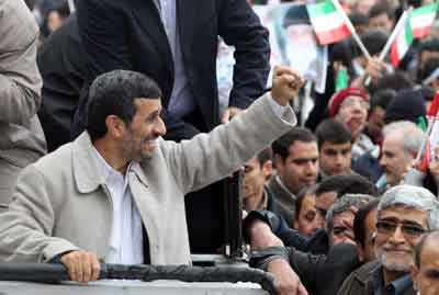 احمدي نجاد يؤكد ان الشرق الاوسط سيتخلص قريبا من الولايات المتحدة واسرائيل