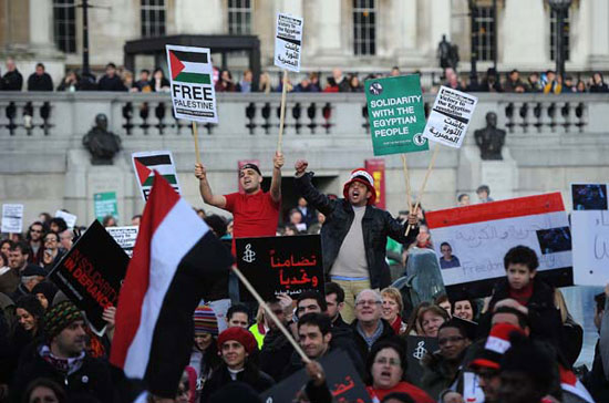  المتظاهرون يعبرون حول العالم عن فرحهم بثورة مصر