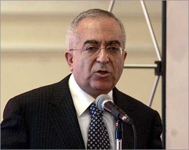 عباس يكلف فياض تشكيل حكومة فلسطينية جديدة