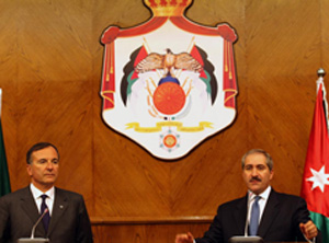 وزير الخارجية يلتقي نظيره الايطالي ويعقدان مؤتمرا صحافيا وزير الخارجية يلتقي نظيره الايطالي ويعقدان مؤتمرا صحافيا