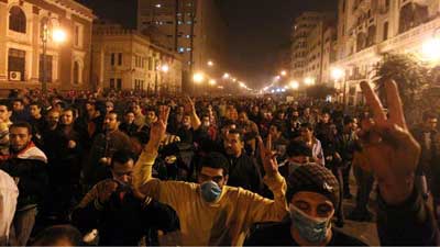 ادارة الازمة المصرية منذ اليوم الاول لشرارة الثورة..كيف؟!