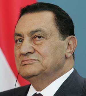 البنتاغون يعيد النظر في علاقته مع القاهرة بعد سقوط الحليف مبارك