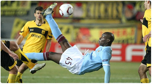 سيتي يعود بتعادل ثمين من سالونيك