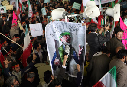 اشتباك بين مؤيدي ومعارضي الحكومة الايرانية في طهران