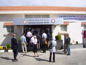 الوطنية للتشغيل والتدريب ستدرب 30 ألف مستخدم بحلول 2014 الوطنية للتشغيل والتدريب ستدرب 30 ألف مستخدم بحلول 2014