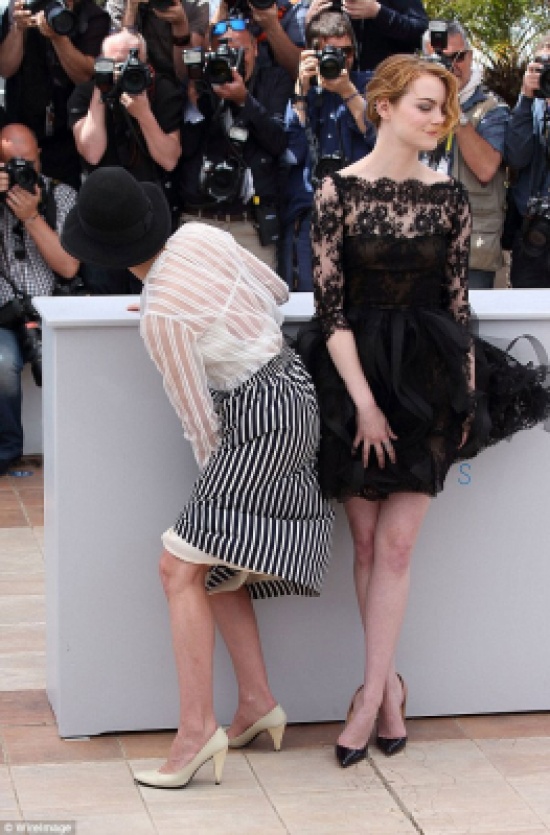 صور: إطلالات كوميدية ومواقف محرجة في مهرجان كان السينمائي 2015