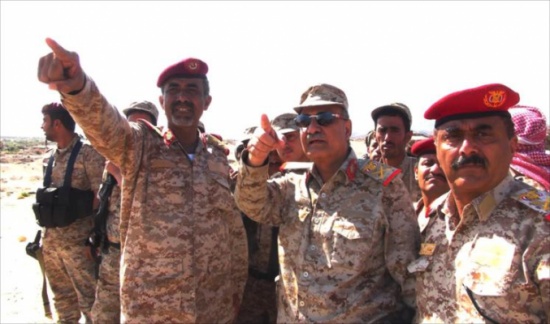 الحوثيون يعينون موالين لهم ولصالح بمناصب مهمة بالجيش الحوثيون يعينون موالين لهم ولصالح بمناصب مهمة بالجيش