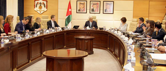 النسور يلتقي وفد كبار مساعدي مجلسي الشيوخ والنواب الاميركيين النسور يلتقي وفد كبار مساعدي مجلسي الشيوخ والنواب الاميركيين