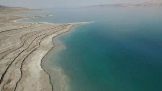 تقرير :البحر الميت يجف وينكمش تقرير :البحر الميت يجف وينكمش