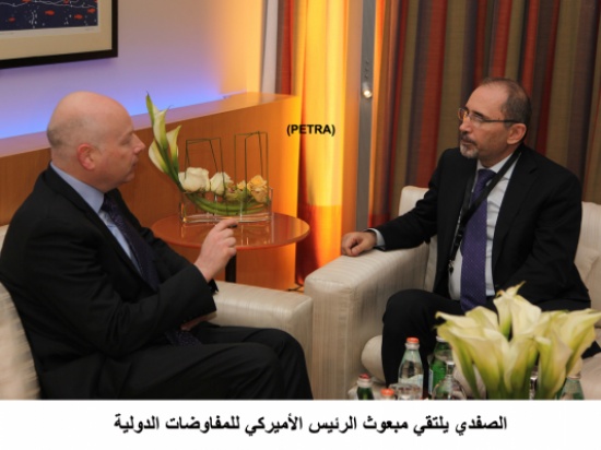الصفدي يلتقي مبعوث الرئيس الأميركي للمفاوضات الدولية الصفدي يلتقي مبعوث الرئيس الأميركي للمفاوضات الدولية