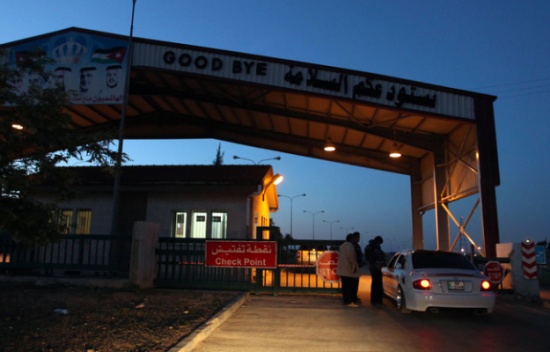 المعارضة السورية تقترب من السيطرة على معبر " نصيب " مع الاردن المعارضة السورية تقترب من السيطرة على معبر " نصيب " مع الاردن