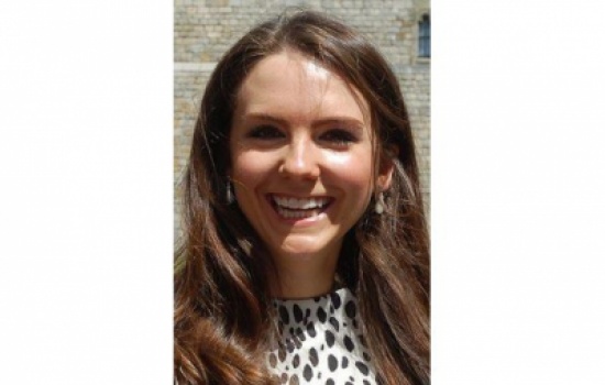 الشرطة توقف شبيه الدوقة Kate Middleton لخداعها السياح الشرطة توقف شبيه الدوقة Kate Middleton لخداعها السياح