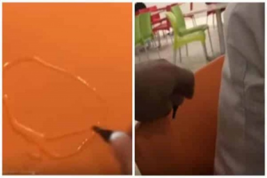 بالفيديو: سعودي ينفذ مقلب في زميله باستخدام الغراء ..شاهد ردة فعل الأخير!