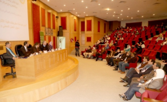 بحث مخرجات كلية الآثار والسياحة ومواءمتها لمتطلبات سوق العمل في "الأردنية"