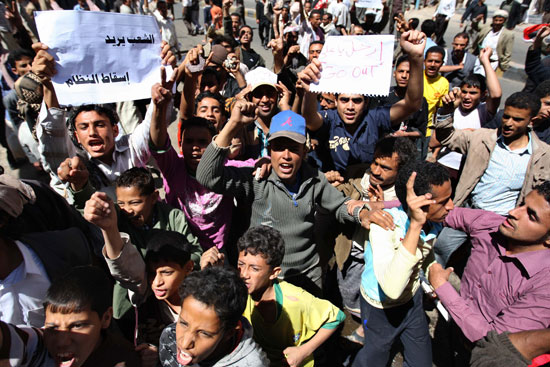 اشتباكات في اليمن بين مؤيدين ومناهضين للرئيس صالح