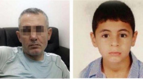 والد عبيدة الأردني لقاتل طفله : " الله يلعنك " والد عبيدة الأردني لقاتل طفله : " الله يلعنك "