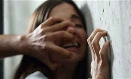خططوا لاصطياد أي سيدة تمر بالشارع.. تفاصيل اغتصاب 6 لفتاة لـ 3 أيام خططوا لاصطياد أي سيدة تمر بالشارع.. تفاصيل اغتصاب 6 لفتاة لـ 3 أيام
